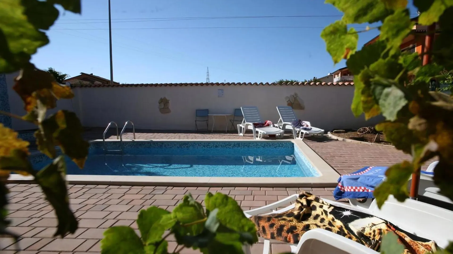 Klimatisiertes Ferienhaus Mit Garten In Kaštel Croacia